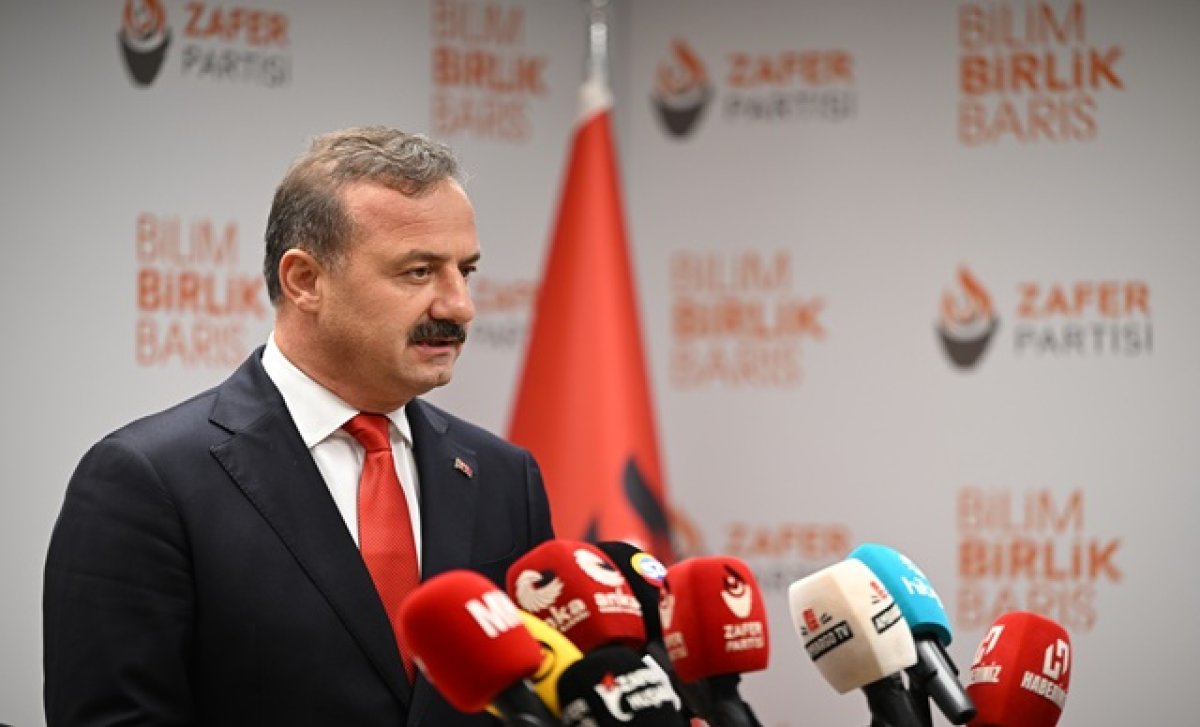 Yavuz Ağıralioğlu ''resmî dilin yanına bir dil olmaz''