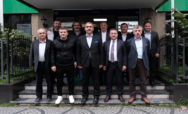 Bayraktar’a Makamında Ziyaret